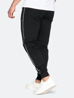 Threadbare Slim Fit - Trainingsbroek - Black 9 Threadbare Slim Fit - Trainingsbroek - Black -eleanor & daniel 4cc5340c6c5b43b48ff8541249083855